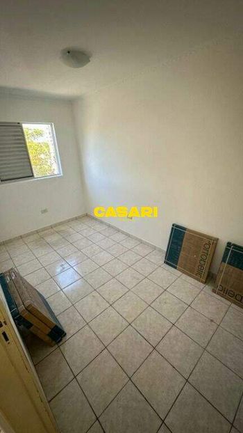 Foto 3 do(a) Apartamento de 2 quartos à venda em Jardim Cristiane, Santo André