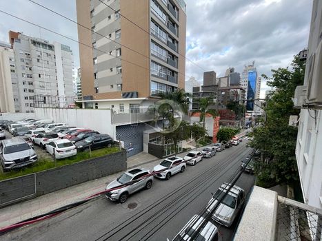 Foto 7 do(a) Apartamento de 3 quartos à venda em Centro, Florianópolis