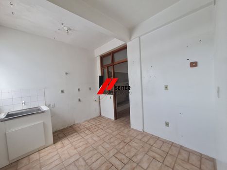 Foto 9 do(a) Sala / Conjunto Comercial de 4 quartos à venda em Centro, Florianópolis