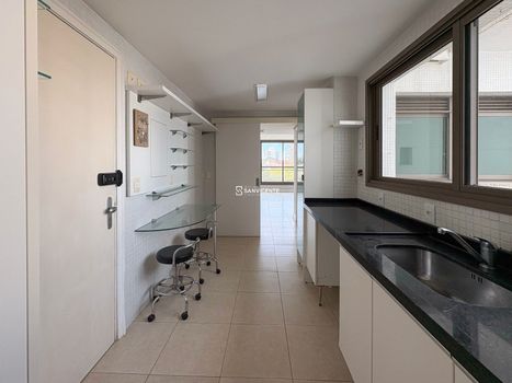 Foto 7 do(a) Apartamento de 3 quartos para alugar em Três Figueiras, Porto Alegre