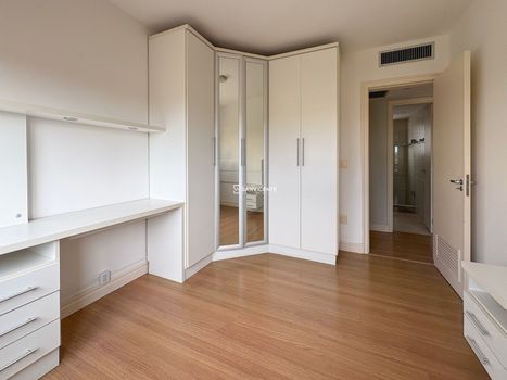 Foto 14 do(a) Apartamento de 3 quartos para alugar em Três Figueiras, Porto Alegre