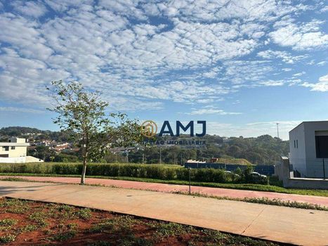 Foto 2 do(a) Casa em Condomínio false à venda em Parque Cidade, Goiânia