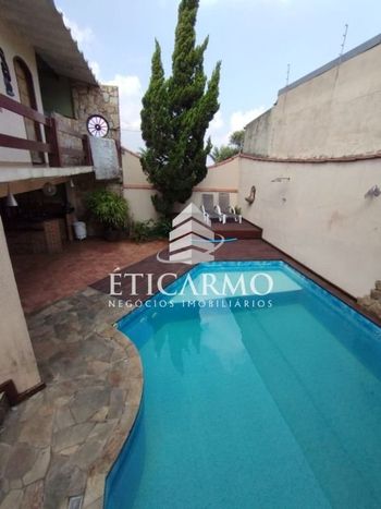 Foto 1 do(a) Casa de 4 quartos à venda em Cidade Líder, São Paulo