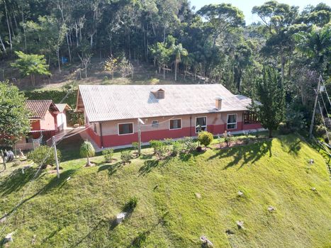 Foto 18 do(a) Fazenda / Sítio / Chácara de 4 quartos à venda em null, Domingos Martins
