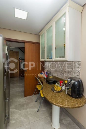 Foto 32 do(a) Cobertura de 3 quartos à venda em Vila Ipiranga, Porto Alegre