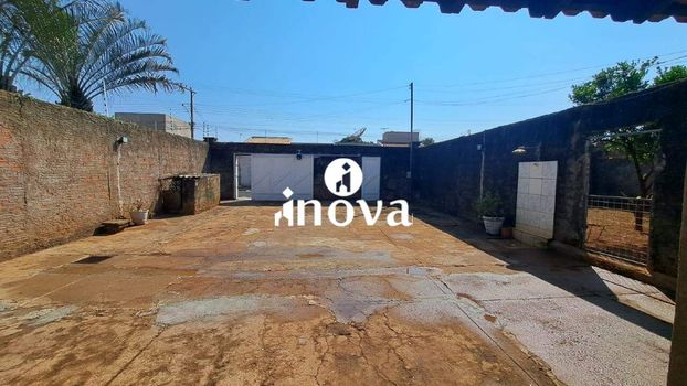 Foto 2 do(a) Casa de 2 quartos à venda em Jardim Esplanada, Uberaba