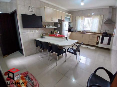 Foto 4 do(a) Casa de 4 quartos à venda em Vila Pires, Santo André
