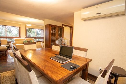 Foto 2 do(a) Apartamento de 3 quartos à venda em Petrópolis, Porto Alegre
