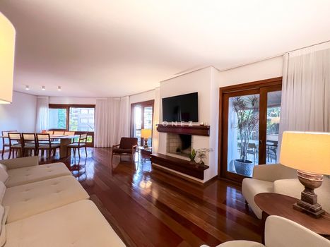 Foto 2 do(a) Apartamento de 4 quartos à venda em Moinhos de Vento, Porto Alegre