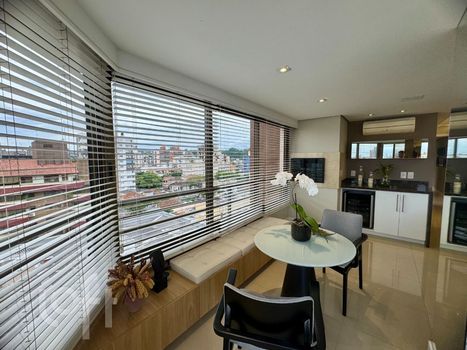 Foto 8 do(a) Apartamento de 3 quartos à venda em Menino Deus, Porto Alegre