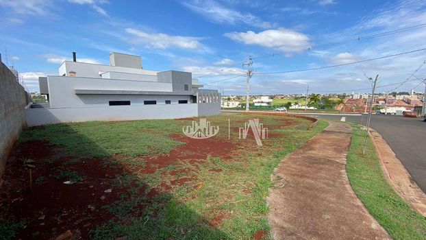 Foto 2 do(a) Casa em Condomínio false à venda em Jardim Morumbi, Londrina