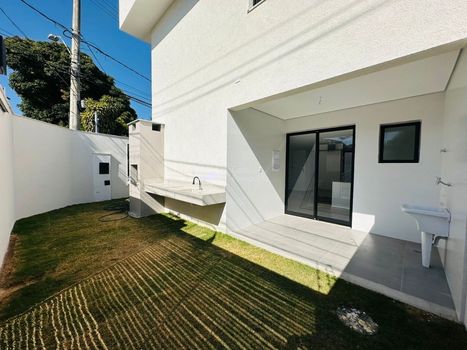 Foto 4 do(a) Casa de 3 quartos à venda em Planalto, Belo Horizonte