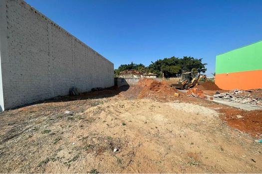 Foto 1 do(a) Terreno false à venda em Jardim Bom Viver IV, Lins