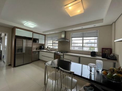 Foto 8 do(a) Apartamento de 3 quartos à venda em Centro, Florianópolis