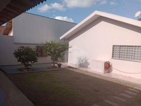 Foto 36 do(a) Casa de 3 quartos à venda em Jardim Universidade II, Cianorte