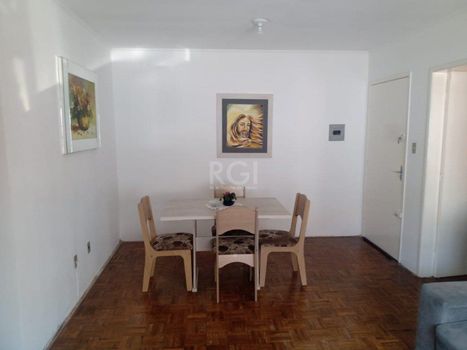 Foto 4 do(a) Flat de 2 quartos à venda em Jardim Lindóia, Porto Alegre