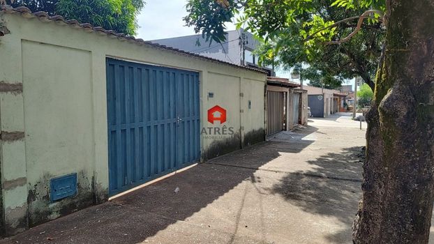 Foto 2 do(a) Casa de 2 quartos à venda em Parque Oeste Industrial, Goiânia