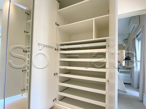 Foto 15 do(a) Flat de 1 quartos à venda em Vila Nova Conceição, São Paulo