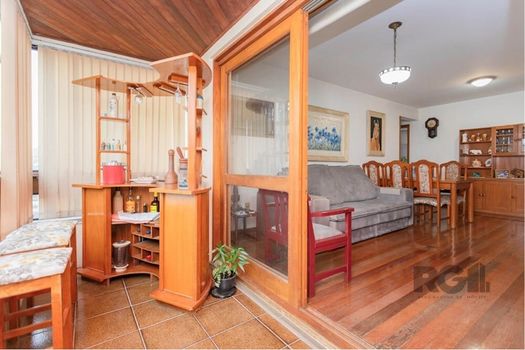 Foto 4 do(a) Apartamento de 3 quartos à venda em Jardim Lindóia, Porto Alegre