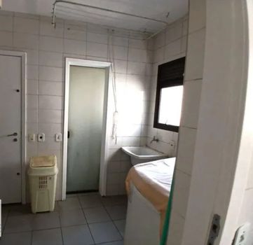 Foto 3 do(a) Apartamento false à venda em Moema, São Paulo