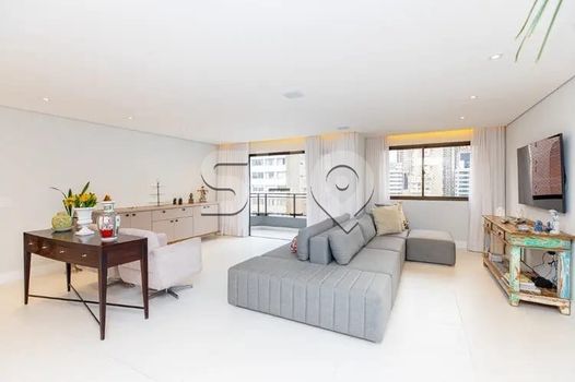 Foto 5 do(a) Apartamento de 4 quartos à venda em Jardim Europa, São Paulo