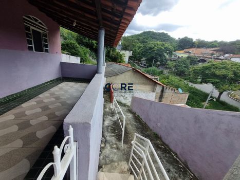 Foto 3 do(a) Casa de 3 quartos à venda em Nações Unidas, Sabará