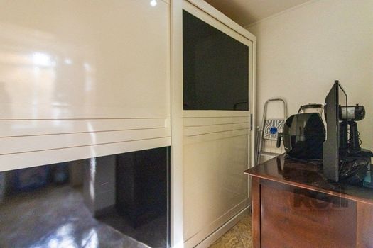 Foto 16 do(a) Apartamento de 3 quartos à venda em Jardim Lindóia, Porto Alegre