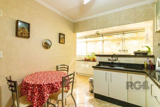 Foto 13 do(a) Apartamento de 3 quartos à venda em Jardim Lindóia, Porto Alegre