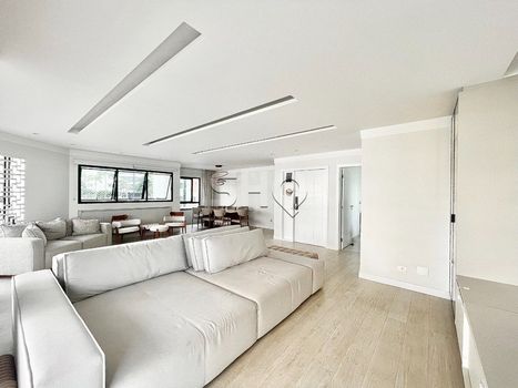 Foto 3 do(a) Apartamento de 3 quartos à venda em Aclimação, São Paulo
