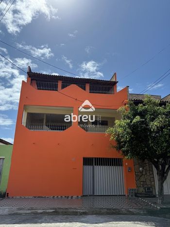 Foto 1 do(a) Casa de 4 quartos à venda em Alecrim, Natal