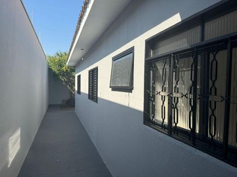 Foto 2 do(a) Casa de 2 quartos à venda em Jardim Sant'Ana, Birigüi