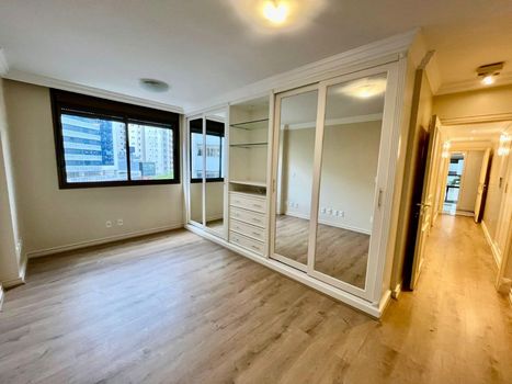Foto 33 do(a) Apartamento de 3 quartos à venda em Centro, Florianópolis