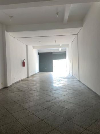 Foto 2 do(a) Loja false à venda em Jardim Itu, Porto Alegre