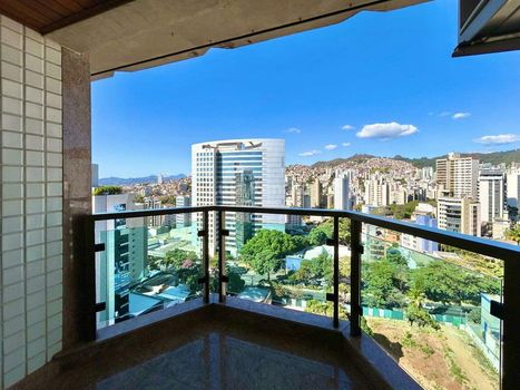 Foto 4 do(a) Cobertura de 5 quartos à venda em Funcionários, Belo Horizonte