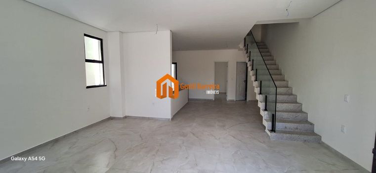 Foto 4 do(a) Casa de 4 quartos à venda em Jardim das Oliveiras, Fortaleza