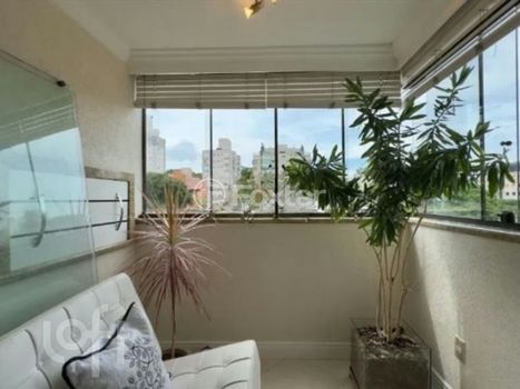 Foto 6 do(a) Apartamento de 2 quartos à venda em Jardim Botânico, Porto Alegre