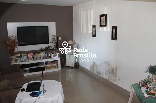 Foto 3 do(a) Casa de 4 quartos à venda em Guará I, Brasília