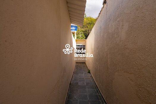 Foto 1 do(a) Casa de 1 quartos para alugar em Guará I, Brasília