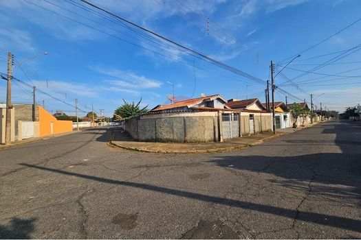 Foto 4 do(a) Casa de 3 quartos à venda em Jardim Ipê III, Mogi Guaçu
