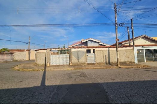 Foto 3 do(a) Casa de 3 quartos à venda em Jardim Ipê III, Mogi Guaçu