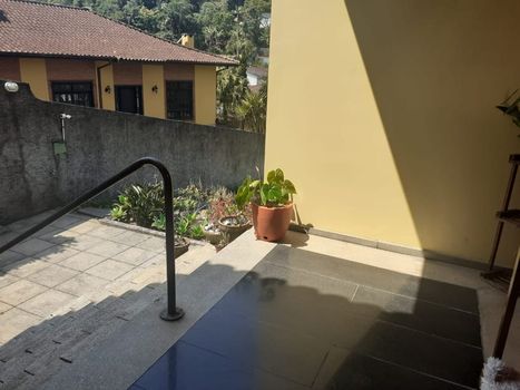 Foto 7 do(a) Casa de 5 quartos para alugar em Castelanea, Petrópolis