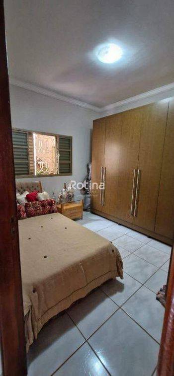 Foto 5 do(a) Casa de 3 quartos à venda em Jardim Canaã, Uberlândia