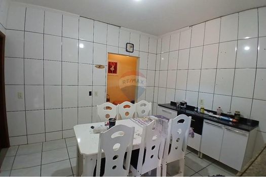 Foto 12 do(a) Casa de 4 quartos à venda em Jardim Tropical, Lins