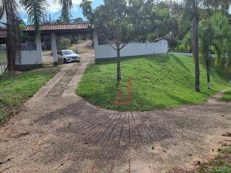 Foto 9 do(a) Fazenda / Sítio / Chácara de 5 quartos para alugar em null, Mairinque