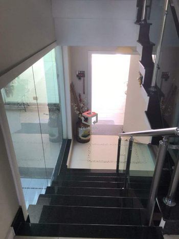 Foto 4 do(a) Casa de 4 quartos à venda em Vila Alpina, Santo André