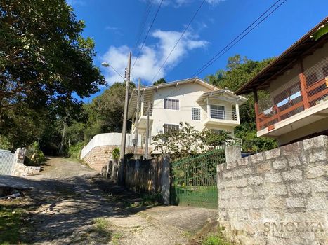 Foto 4 do(a) Casa de 4 quartos à venda em Sambaqui, Florianópolis