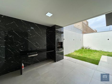 Foto 4 do(a) Casa de 3 quartos à venda em Alto Umuarama, Uberlândia
