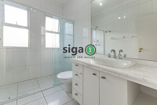 Foto 11 do(a) Casa em Condomínio de 6 quartos à venda em Vila Sônia, São Paulo