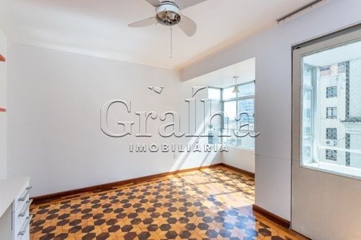 Foto 7 do(a) Apartamento de 4 quartos à venda em Centro Histórico, Porto Alegre
