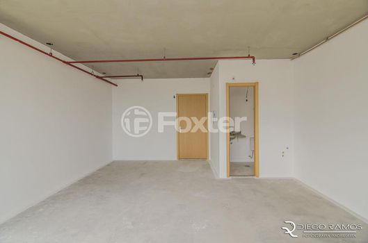 Foto 2 do(a) Sala / Conjunto Comercial false à venda em Petrópolis, Porto Alegre